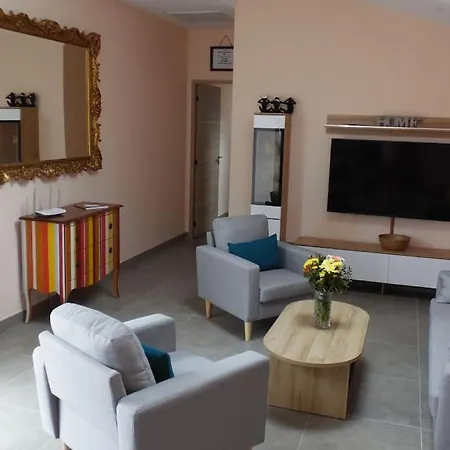 O Chris: Spacious Marseille Retreat With Terraces And * Saint-Victoret