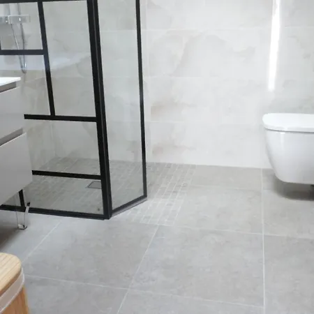 O Chris: Spacious Marseille Retreat With Terraces And * Saint-Victoret