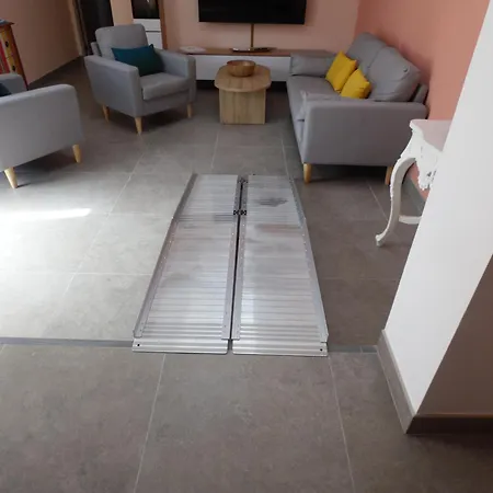 O Chris: Spacious Marseille Retreat With Terraces And * Saint-Victoret